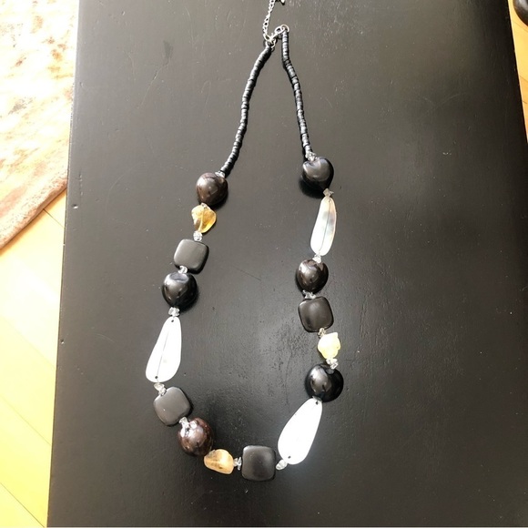 Bold handmade Semiprecious stone and shell statement necklace - Picture 8 of 8